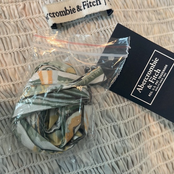 Abercrombie & Fitch NWT Top | Size XL - Picture 8 of 13